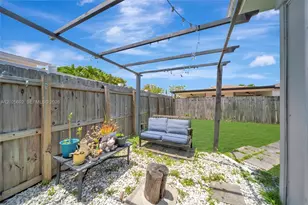5380 SW 11th St, Margate, FL 33068 - Photo 29