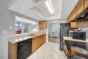 5380 SW 11th St, Margate, FL 33068 - Photo 7