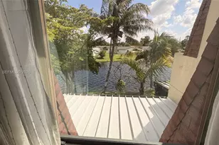 8982 Palm Tree Ln, Pembroke Pines, FL 33024 - Photo 9