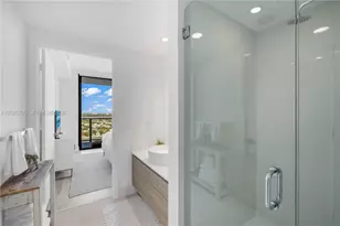 121 NE 34th St, Miami, FL 33137 - Photo 7