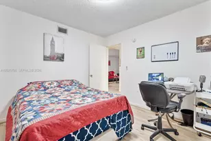 10000 NW 80th Ct, Hialeah Gardens, FL 33016 - Photo 7