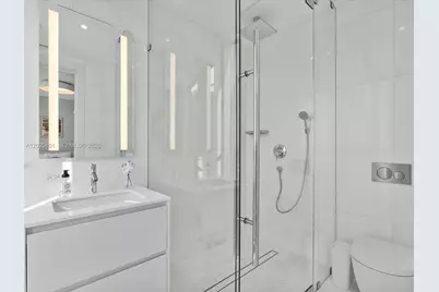 300 Biscayne Boulevard Way #4502E, Miami, FL 33131 - Photo 27