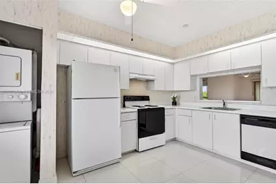 1650 SW 124th Ter #403D, Pembroke Pines, FL 33027 - Photo 7