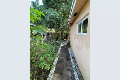 6560 NW 25th Ct, Sunrise, FL 33313 - Photo 11