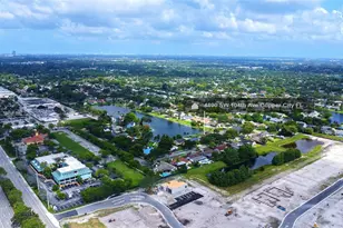 4890 SW 104th Ave, Cooper City, FL 33328 - Photo 9