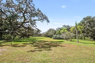 3079 Frontier Cir, Other City - In The State Of Florida, FL 33935 - Photo 27
