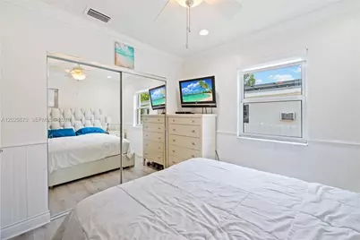 556 La Villa Dr, Miami Springs, FL 33166 - Photo 17