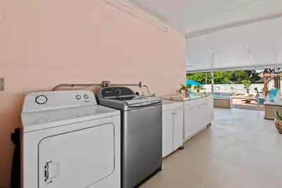 556 La Villa Dr, Miami Springs, FL 33166 - Photo 25