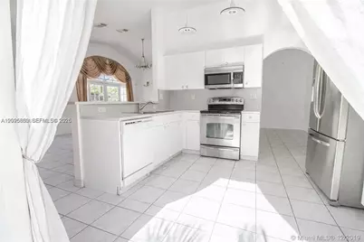 8224 SW 157th Ct, Miami, FL 33193 - Photo 11