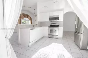 8224 SW 157th Ct, Miami, FL 33193 - Photo 11