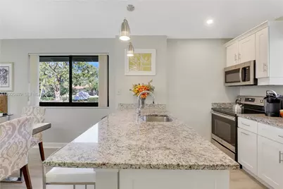 105 Club Dr #105, Palm Beach Gardens, FL 33418 - Photo 5