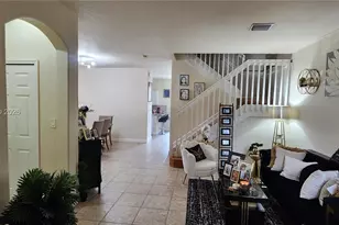 8652 NW 112th Ct, Doral, FL 33178 - Photo 5