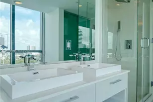 650 NE 32nd St, Miami, FL 33137 - Photo 9