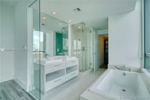650 NE 32nd St, Miami, FL 33137 - Photo 11