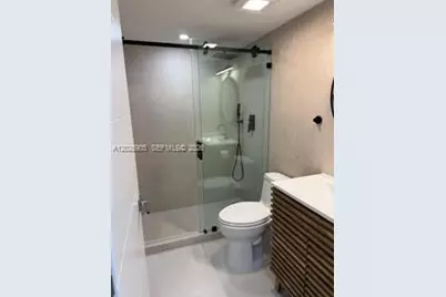 3680 N 56th Ave #823, Hollywood, FL 33021 - Photo 17