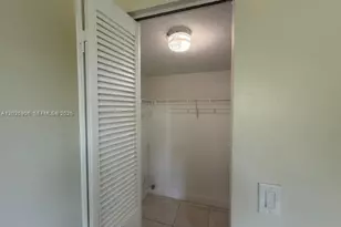 6101 N Falls Cir Dr, Lauderhill, FL 33319 - Photo 23