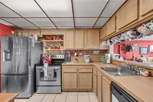 555 NE 15th St, Miami, FL 33132 - Photo 15