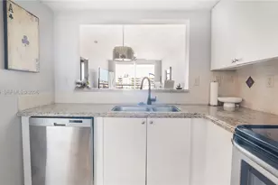 3020 NE 32nd Ave, Fort Lauderdale, FL 33308 - Photo 3