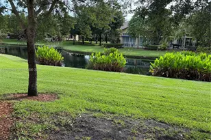 821 E Village Cir, Davie, FL 33325 - Photo 15