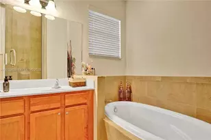 821 E Village Cir, Davie, FL 33325 - Photo 9