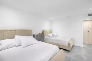 100 Bayview Dr, Sunny Isles Beach, FL 33160 - Photo 11