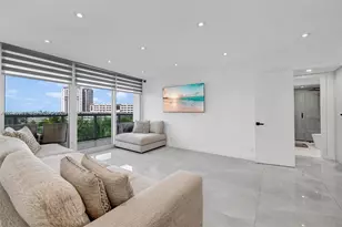 100 Bayview Dr, Sunny Isles Beach, FL 33160 - Photo 9