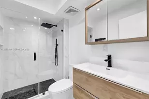 100 Bayview Dr, Sunny Isles Beach, FL 33160 - Photo 15