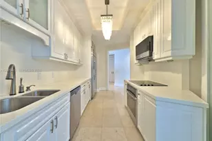 848 Brickell Key Dr, Miami, FL 33131 - Photo 25