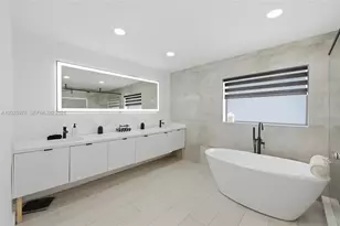 9935 Ramblewood Dr, Coral Springs, FL 33071 - Photo 17