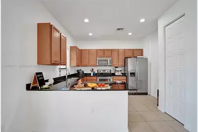 650 NE 191st Ter, Miami, FL 33179 - Photo 31