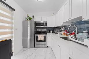 10700 SW 46th St, Miami, FL 33165 - Photo 9