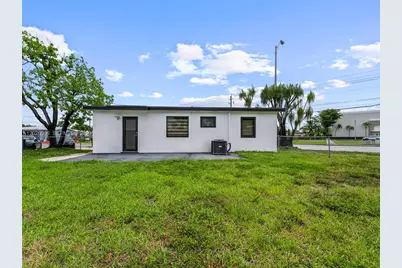 10700 SW 46th St, Miami, FL 33165 - Photo 15