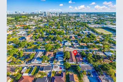 1927/1929 Roosevelt St, Hollywood, FL 33020 - Photo 17