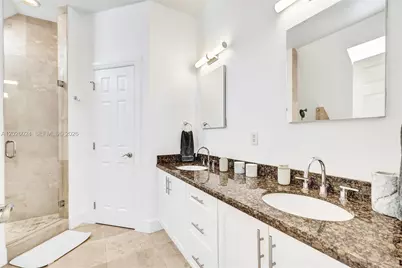 1112 NE 17th Way, Fort Lauderdale, FL 33304 - Photo 17