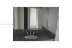 2564 Centergate Dr, Miramar, FL 33025 - Photo 9