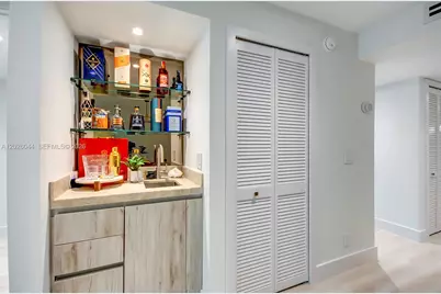 302 Lakeview Dr #105, Weston, FL 33326 - Photo 13