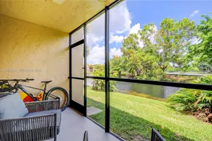 302 Lakeview Dr, Weston, FL 33326 - Photo 23