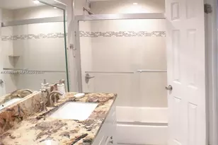 800 NE 195th St, Miami, FL 33179 - Photo 21