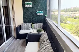 800 NE 195th St, Miami, FL 33179 - Photo 33