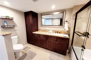 800 NE 195th St, Miami, FL 33179 - Photo 27
