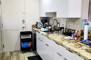 800 NE 195th St, Miami, FL 33179 - Photo 23