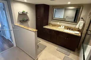 800 NE 195th St, Miami, FL 33179 - Photo 29