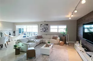 800 NE 195th St, Miami, FL 33179 - Photo 17