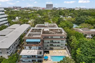 2539 S Bayshore Dr, Miami, FL 33133 - Photo 27