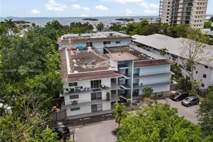 2539 S Bayshore Dr, Miami, FL 33133 - Photo 29