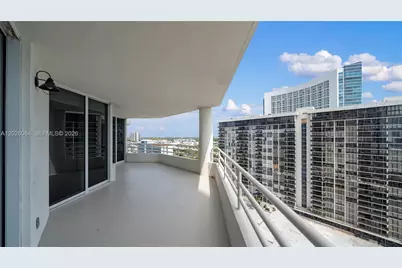 555 NE 34th St #1402, Miami, FL 33137 - Photo 17