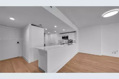 555 NE 34th St #1402, Miami, FL 33137 - Photo 5