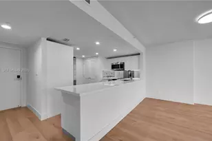 555 NE 34th St, Miami, FL 33137 - Photo 5
