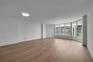 555 NE 34th St, Miami, FL 33137 - Photo 11