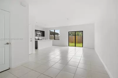 10218 SW 231st Ln, Cutler Bay, FL 33190 - Photo 5